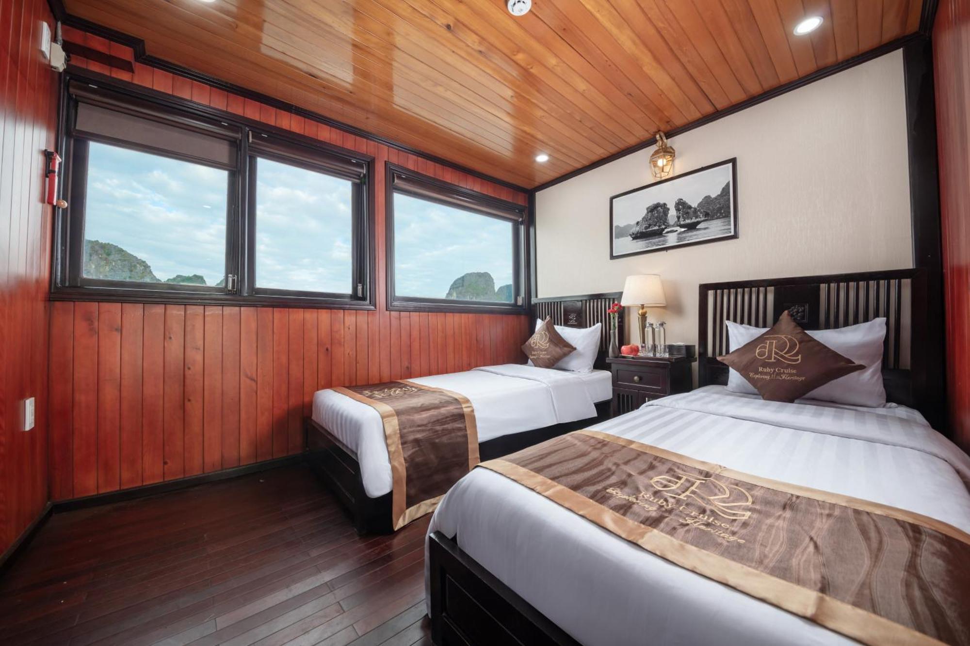 Hotel Ruby Cruise Ha Long Esterno foto