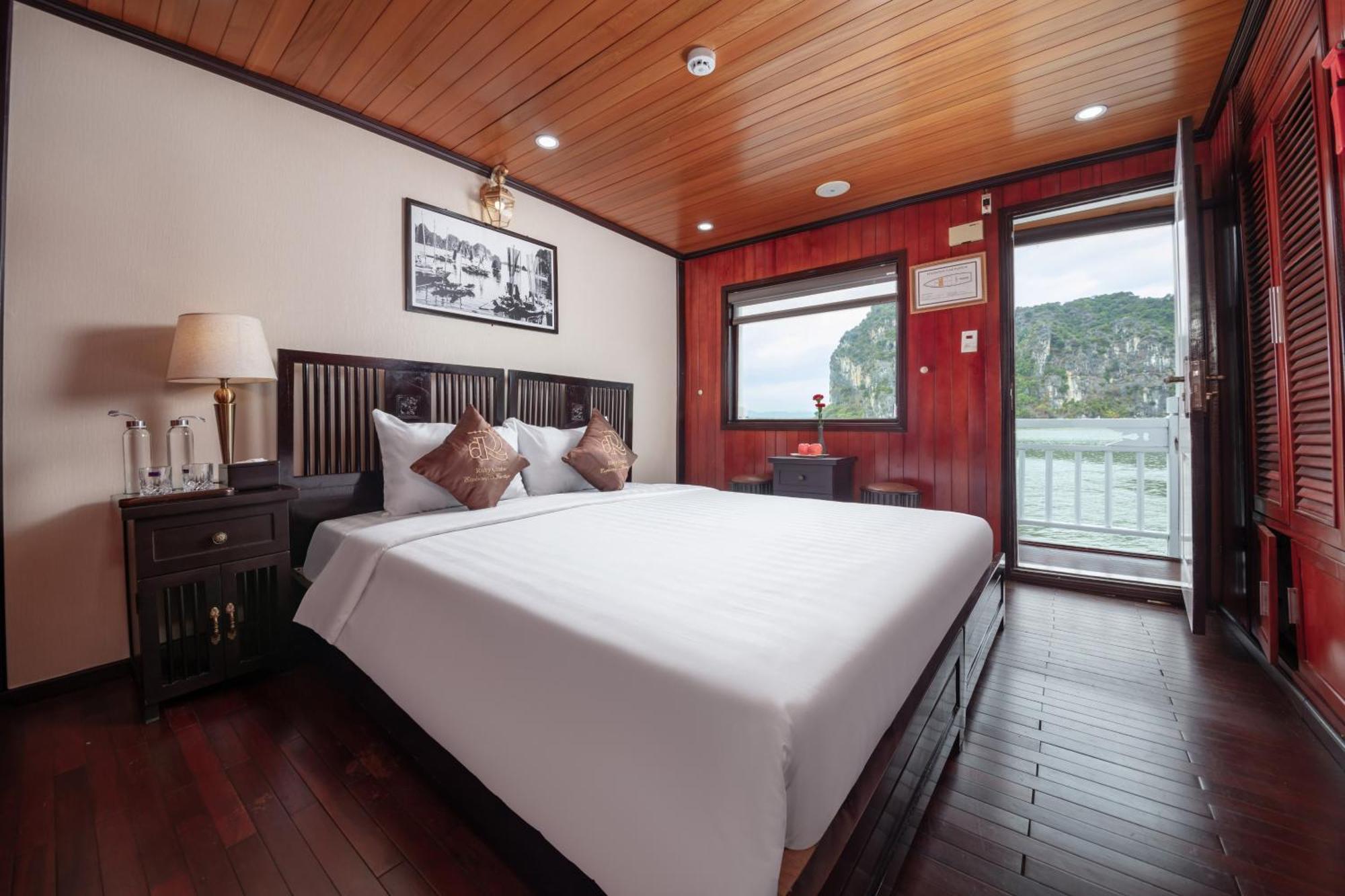 Hotel Ruby Cruise Ha Long Esterno foto
