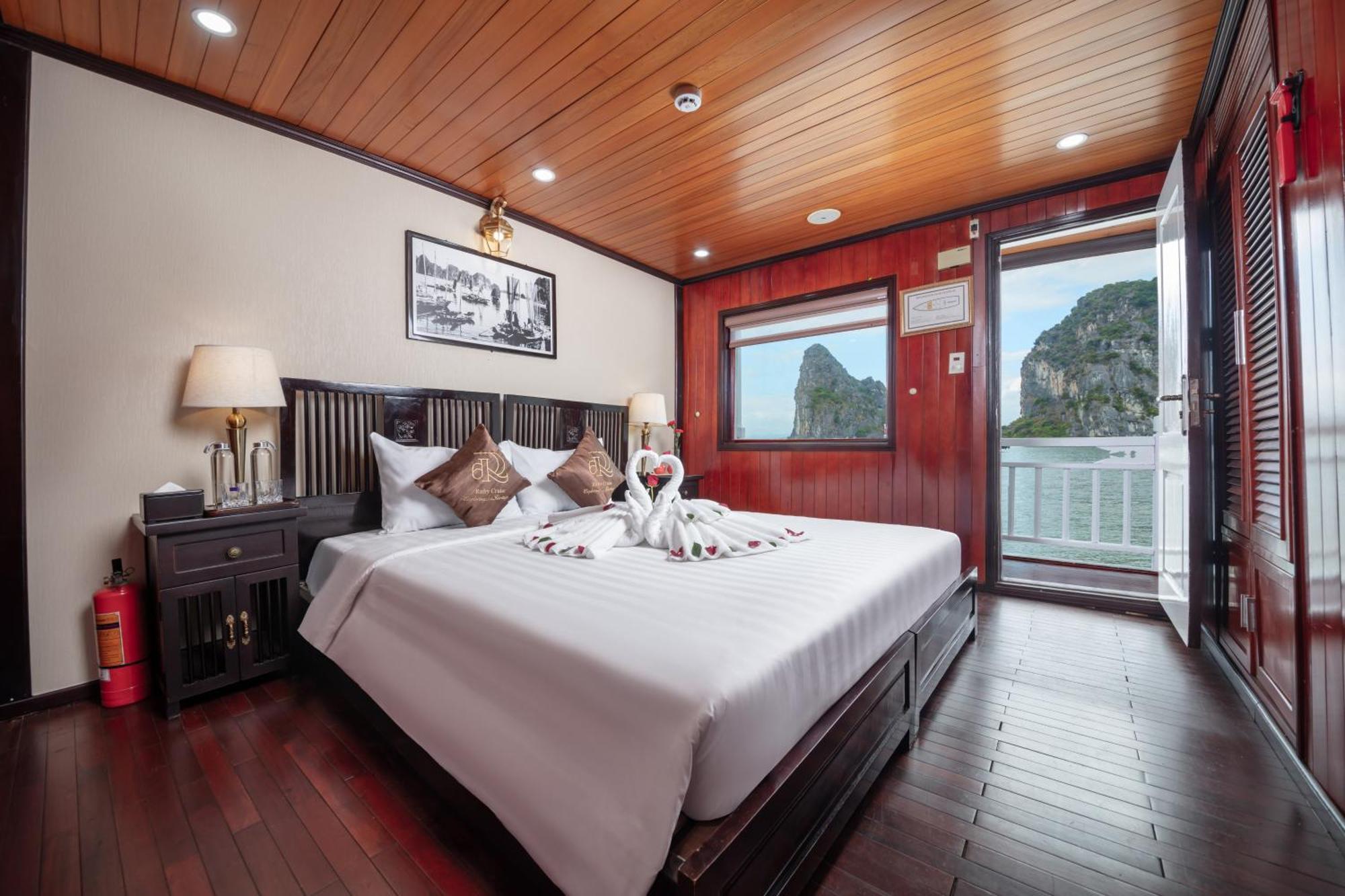 Hotel Ruby Cruise Ha Long Esterno foto