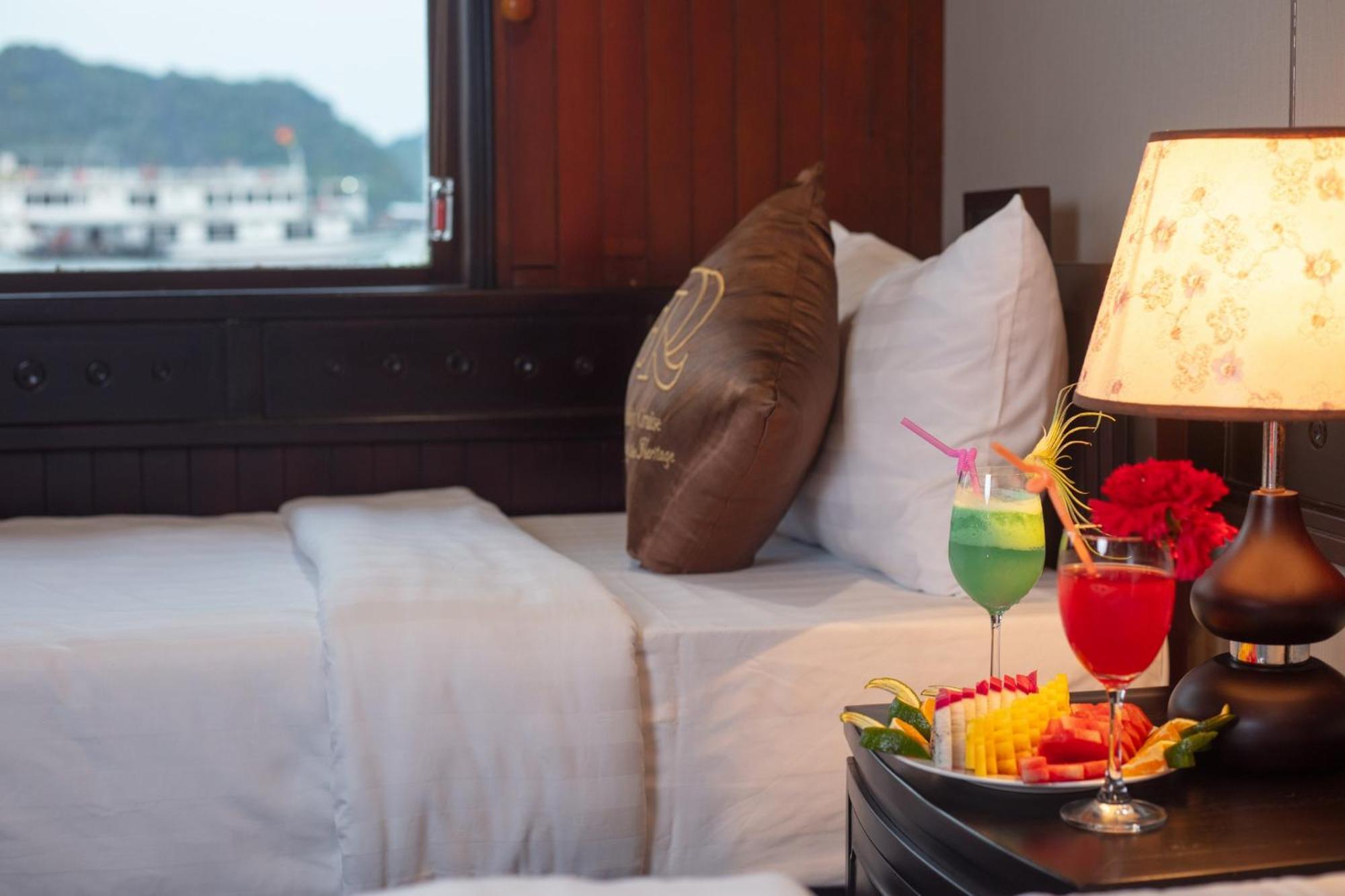 Hotel Ruby Cruise Ha Long Esterno foto