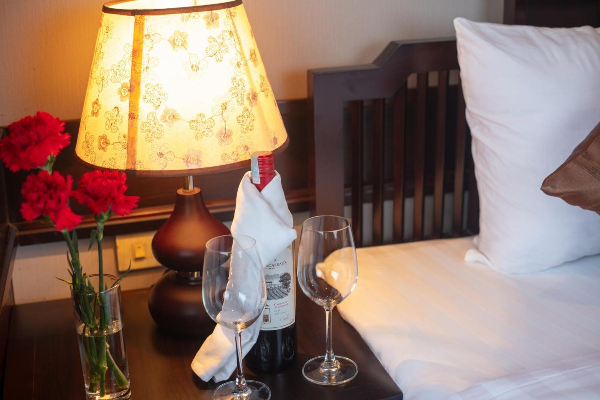 Hotel Ruby Cruise Ha Long Esterno foto
