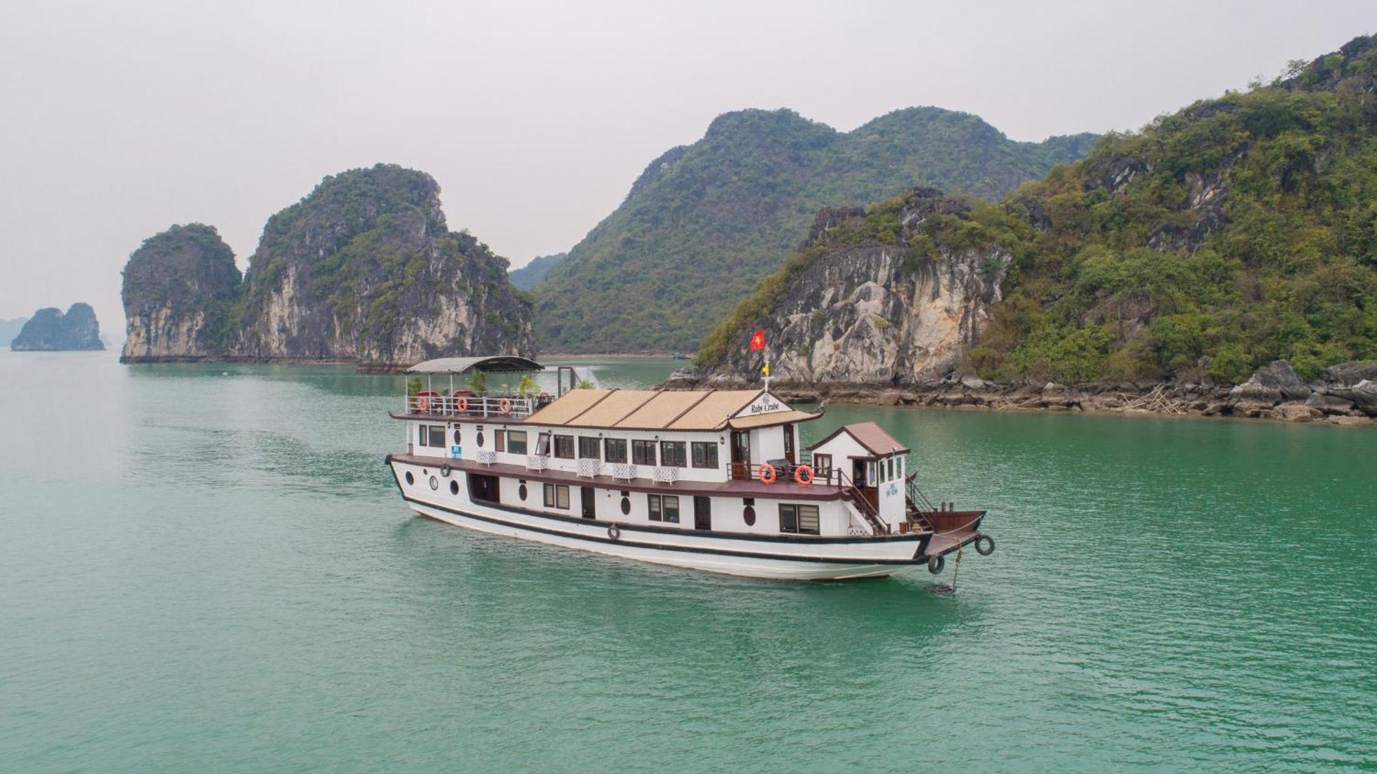 Hotel Ruby Cruise Ha Long Esterno foto