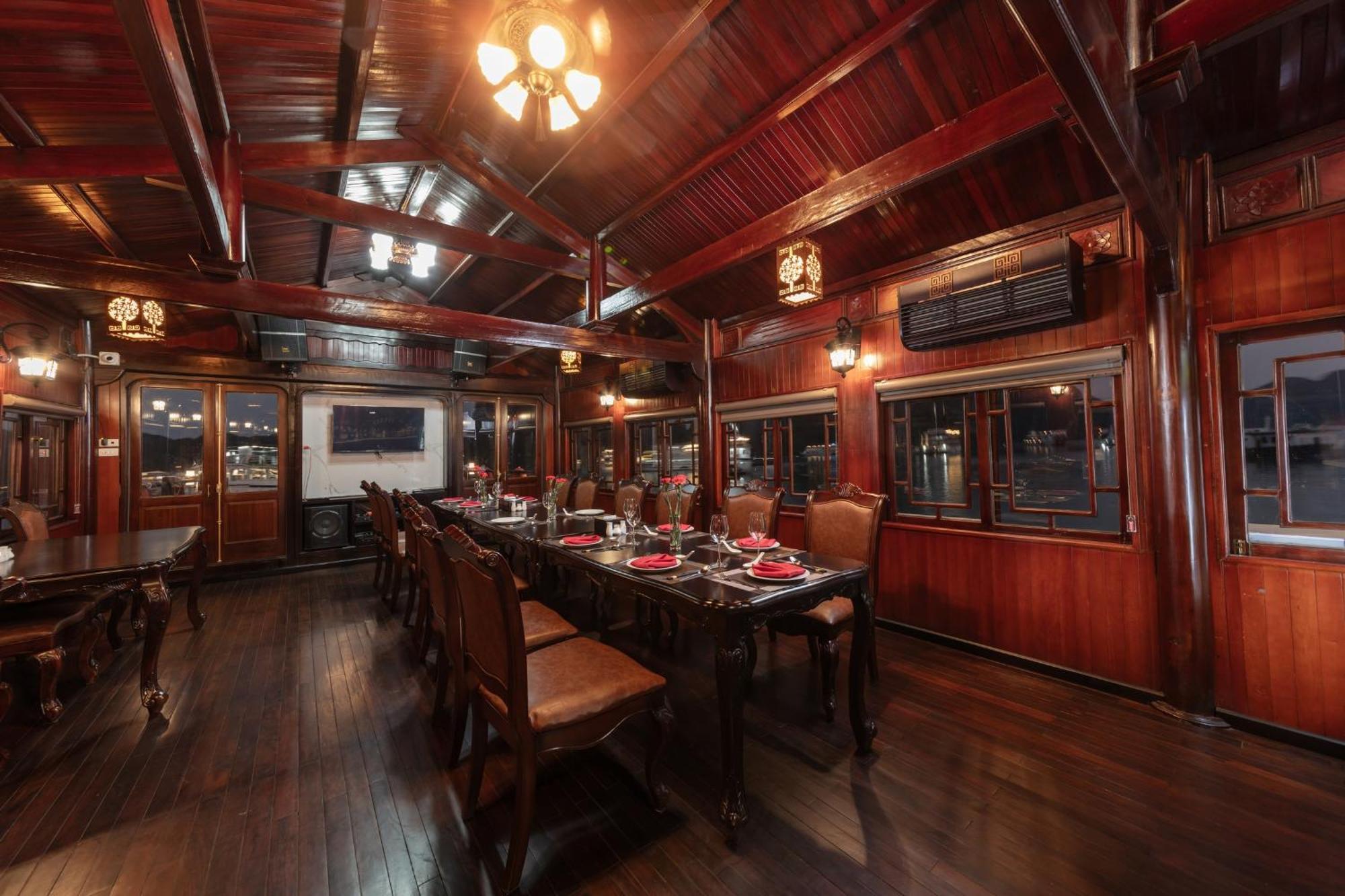 Hotel Ruby Cruise Ha Long Esterno foto