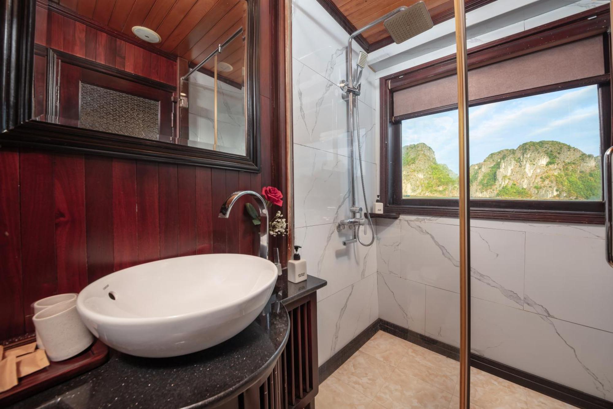 Hotel Ruby Cruise Ha Long Esterno foto